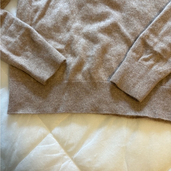 Quince Beige V-Neck Cashmere-Blend Sweater - Picture 4 of 5